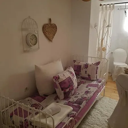 Indira * Visoko